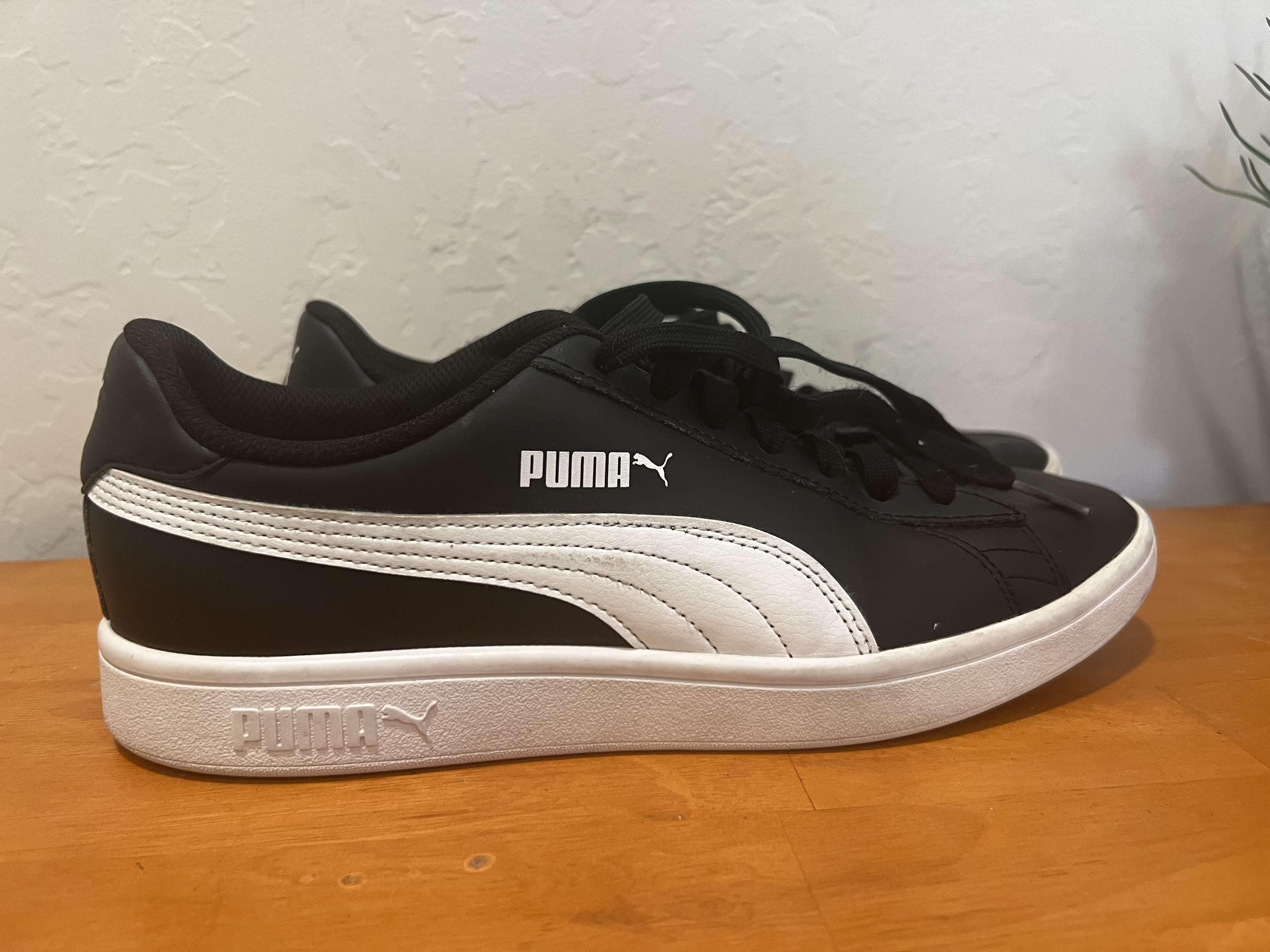 Puma Men's Smash V2 374513-04 Black White Running Shoes Lace Up Low Top Size 9.5: